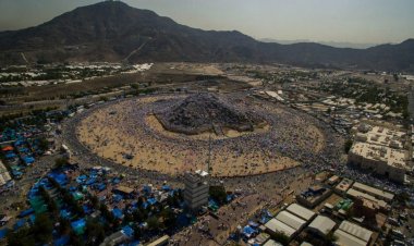 Sebelum Khutbah Arafah, Jemaah Haji Sempatkan ke Jabal Rahmah