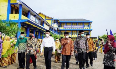 Haedar Nashir Resmikan MI Muhammadiyah Caruban: Pendidikan Inklusif Berkemajuan