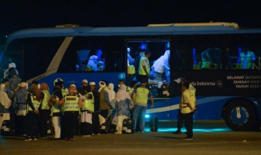 Jemaah Haji Padang Kloter Pertama Tiba di Bandara Internasional Minangkabau