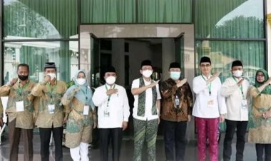 Kloter Pertama Tiba di Tanah Air, Bupati Bekasi Sambut Kedatangan Jemaah Haji