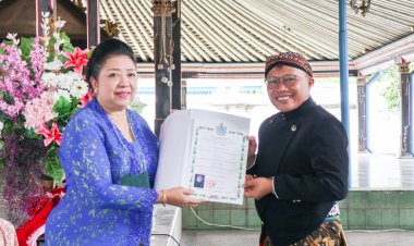 Ketua Umum PP Pemuda Muhammadiyah Cak Nanto Dianugerahi Gelar Baru Oleh Keraton Surakarta Hadiningrat