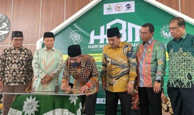 Haedar Nashir Resmikan Masjid Baru UMJ