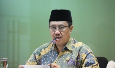 Pemerintah Terbitkan Perpu Cipta Kerja, Guru Besar UMS: Kebijakan Otoriter dan Pembangkangan Terhadap Konstitusi