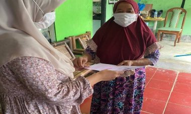 Uhamka Beri Edukasi Warga Jatiasih Soal Penggunaan Antibiotik
