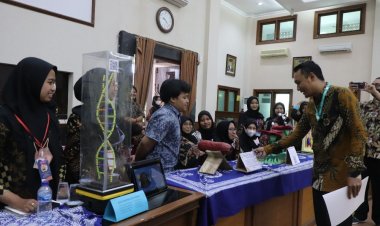 Prodi Pendidikan Biologi UMS Gelar Karya Inovasi Media Pembelajaran Biologi
