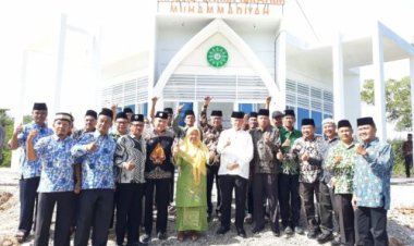Anwar Abbas Terima Wakaf Tanah Berupa Masjid dari Keluarga Samik Ibrahim