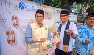 LPPM Uhamka dan IGI DKI Jakarta Bagikan Takjil Gratis di Sepanjang Jalan Warung Buncit