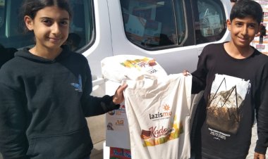 Lazismu Turki Bagikan Kado Ramadan untuk Penyintas Gempa di Hatay