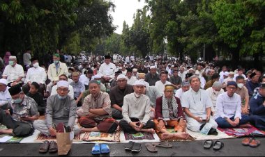 Agus Taufiqurrohman Jadi Khotib Salat Idulfitri 1444 H di RS Islam Pondok Kopi