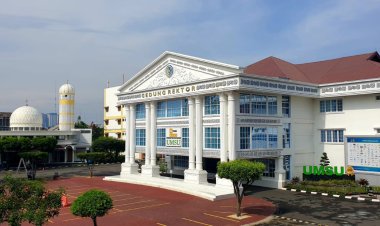 Tim UMSU Raih Juara Debat Bahasa Inggris se-Sumatera