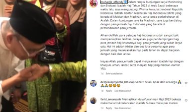 Momen Muhadjir Effendy Cium Tangan Jemaah Haji Tertua Kabupaten Blitar