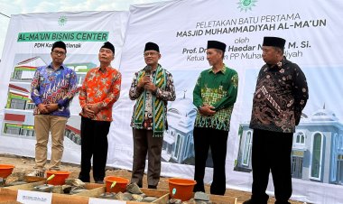 Haedar Nashir Lakukan Peletakan Batu Pertama Masjid Al Maun Center di Pontianak