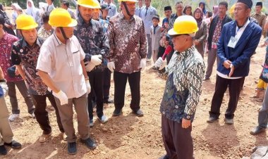 Dadang Kahmad Lakukan Peletakan Batu Pertama Pembangunan Gedung SMK Kersamanah Garut