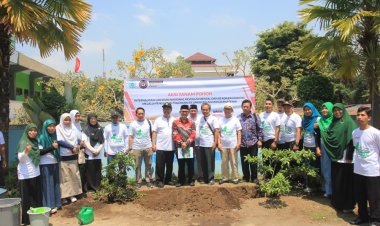 Gerakan Menanam 10 Juta Pohon Kemenko PMK-Muhammadiyah di Jember