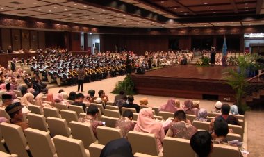 Universitas Teknologi Muhammadiyah Jakarta Kukuhkan Satu Guru Besar dan Wisuda 163 Mahasiswa