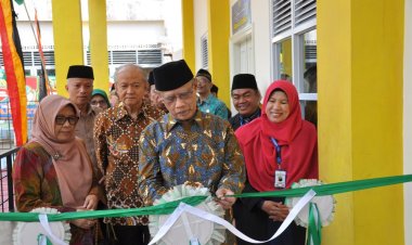 Haedar Nashir Resmikan Gedung Asrama Putra Pondok Pesantren Kauman Muhammadiyah Padang Panjang
