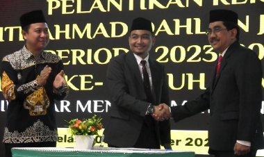 Yayat Sujatna Dilantik sebagai Rektor ITB-AD Jakarta Periode 2023-2027