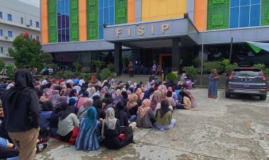 Ratusan Mahasiswa FISIP UMJ Ikuti Pengajian Akbar Doa dan Donasi Bersama untuk Palestina