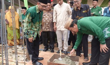 Rektor UMJ Lakukan Peletakan Batu Pertama Pembangunan Gedung TK Aisyiyah Cinangka