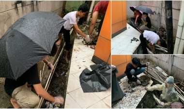 BEM FAI UMJ Gotong Royong Bersihkan Sampah di Kampus