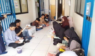 Tingkatkan Minat Literasi, Mahasiswa Pendidikan Agama Islam Unismuh Makassar Selenggarakan 'Lapak Baca'