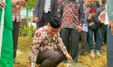 Abdul Mu'ti Lakukan Peletakan Batu Pertama Pondok Modern Darussalam Muhammadiyah Purwakarta