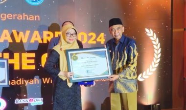 Suzanna Clarinda Raih Penghargaan Guru Inspirasi Berkemajuan di FGM Monas Award 2024