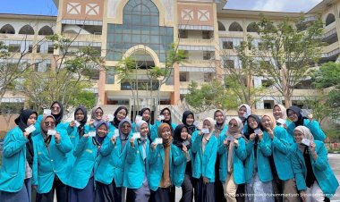 23 Mahasiswa Fakultas Farmasi UMS Magang di IKOP Pharma IIUM Malaysia