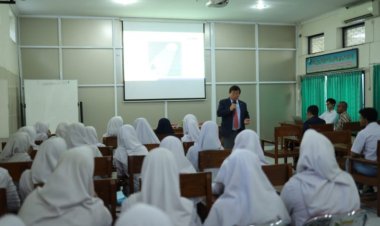UMS Gelar Sosialisasi Program Double Degree Perdana di SMA Al Islam 1 Surakarta