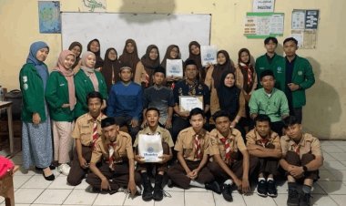 Mahasiswa Prodi Pendidikan Fisika Uhamka Berikan Pelatihan Penggunaan Arduino Berbasis LED Sederhana di MA Al- Jihad