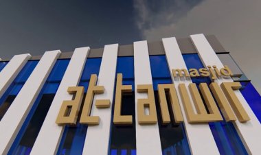 Imam dan Khatib Tarawih Pertama Ramadan 1445 H di Masjid At-tanwir