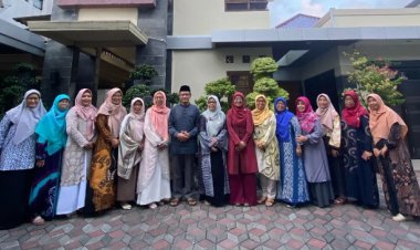 PP 'Aisyiyah Silaturahmi Idulfitri 1445 H ke Kediaman Haedar Nashir