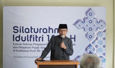 Haedar Nashir Terima Silaturahmi Idulfitri 1445 H di Kawan Sekerja Kantor PP Muhammadiyah dan ‘Aisyiyah