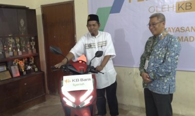 KB Bank Syariah Serahkan Satu Unit Motor kepada Panti Asuhan Muhammadiyah Tanah Abang