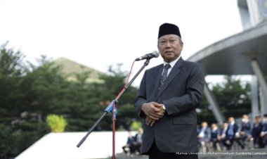 Peringati Hardiknas, UMS Gelar Upacara di Halaman Gedung Induk Siti Walidah