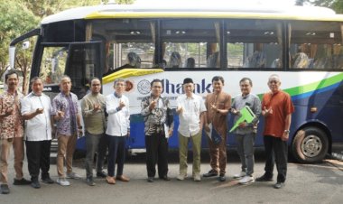 Uhamka Lakukan Penyerahan Armada Bus Kampus untuk Tingkatkan Mobilitas Mahasiswa