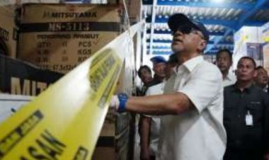 Mendag Zulhas Pimpin Ekspose Penemuan 40.282 Barang Elektronik Impor Tak Penuhi Ketentuan di PT GMI Serang