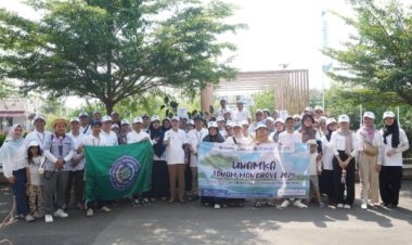 LPPM Uhamka Tanam Mangrove di Mauk Kabupaten Tangerang
