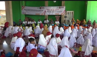 Muhammadiyah dan Kemenko PMK Bagikan Makanan Sehat untuk Cegahan Stunting di Kota Batam