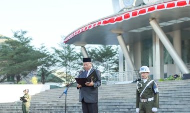 Rektor UMS Ingatkan Pentingnya Pancasila dalam Upacara HUT RI ke-79