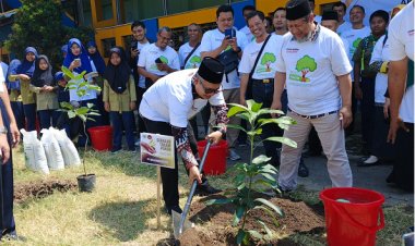 Kemenko PMK dan Muhammadiyah Tanam Seribu Pohon di Kudus