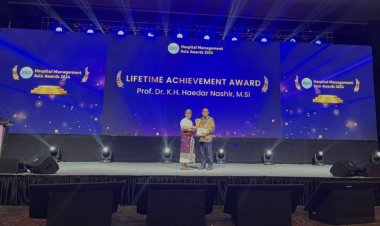Hospital Management Asia Anugerahi Haedar Nashir Lifetime Achievement Award