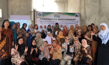 Uhamka Berikan Pelatihan Mengubah Lidah Buaya Jadi Sabun Cair Cuci Piring di Majelis Ta’lim Bakormata