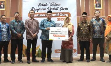 Lazismu Berikan Bantuan Insentif kepada 1000 Guru di Indonesia