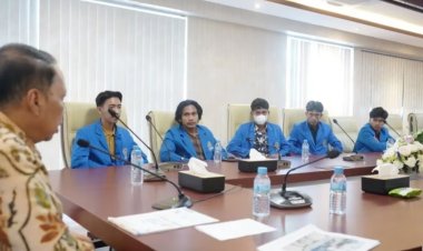 Rektor UMSU Lepas Tim Mahasiswa untuk Ikuti Kontes Kapal Indonesia di Surabaya