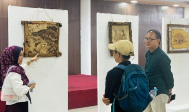 Tiga Mahasiswa Unismuh Makassar Pamerkan Karya Kreatif Tema Lingkungan