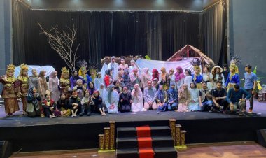 Prodi Pendidikan Bahasa Indonesia UM Palembang Gelar Pementasan Drama Satrio Jabo