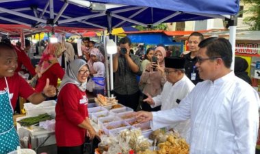 Ratusan UMKM Warnai Pasar Ramadan UMP 2025