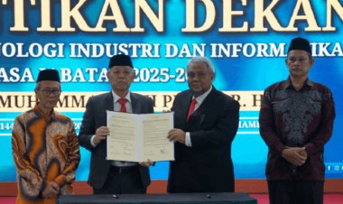 Rektor Uhamka Lantik Dan Mugisidi sebagai Dekan FTII Periode 2025-2029