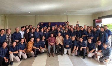 Kawan Sekerja Kantor PP Muhammadiyah dan ‘Aisyiyah Gelar Silaturahmi Idulfitri 1446 H Bersama Haedar Nashir